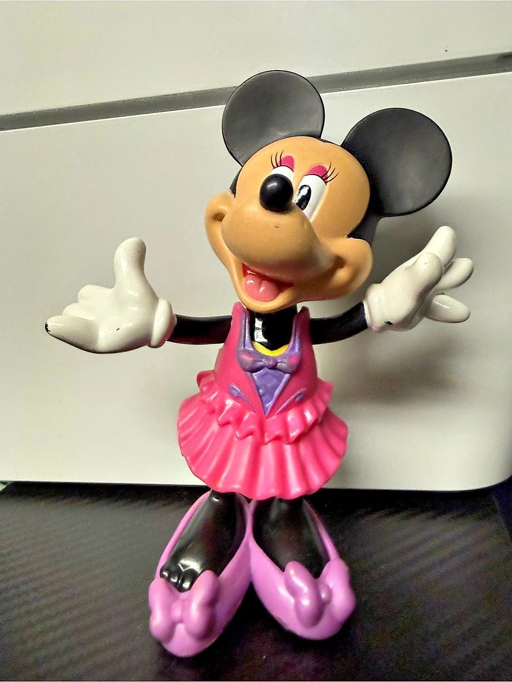 Mattel Disney 2011 Minnie Mouse Snap N Style Figure Accessories